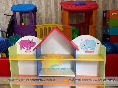 Kệ gỗ mầm non, kệ đồ chơi mầm non, tủ kệ gỗ mầm non 1