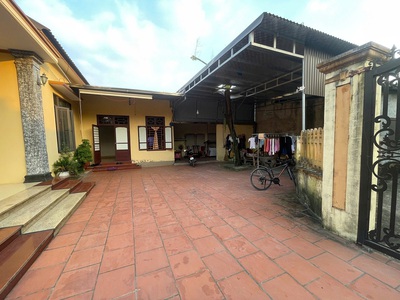 Bán đất tặng nhà đẹp trung tâm thị trấn bút sơn 4