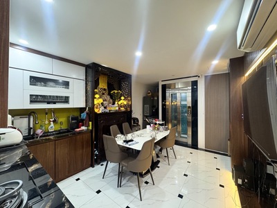 Siêu hiếm bán nhà nguyễn thái học, 5 tầng, ô tô đỗ cổng, chỉ 14 tỷ 1