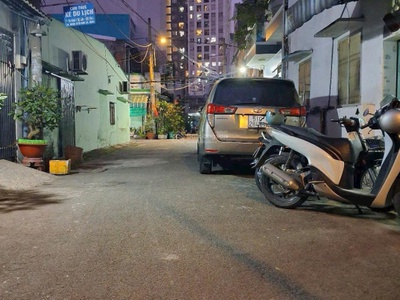 Nhà hiếm đường 8m 1/ tô hiệu, hiệp tân ,q. tân phú - ngang 8m - nhỉn 3 tỷ 1