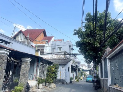 Bán nhà mới 4 tầng tam phú thủ đức   63m  sân đậu ô tô   giá tốt chỉ 6.8 tỷ gần phạm văn đồng 1