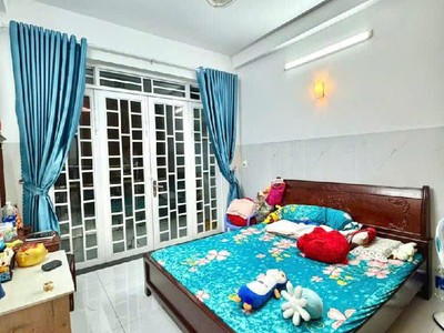 Nhà 4 tầng - ôtô đỗ cửa- sát vincom. ngay ngã 4 lê văn việt - lã xuân oai 2