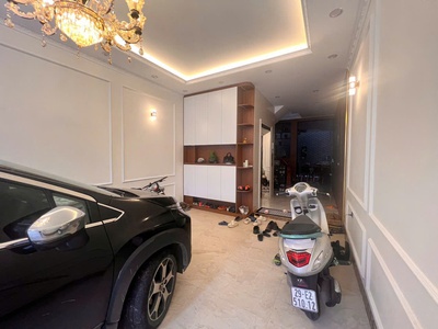 Cần bán gấp căn nhà phố ngọc thụy, nhà mới xây full nội thất ô tô vào nhà 5 tầng 90m2 x 22 tỷ. long 1