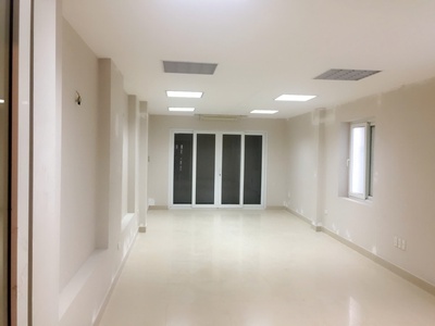 Cho thuê văn phòng mặt đường đê la thành 1