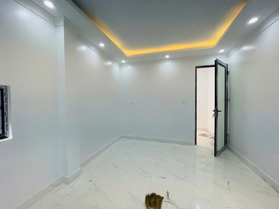 Bán nhà vip hoàng mai   ô tô đỗ cổng   20m ô tô tránh   nhà mới đẹp ở ngay   6.86 tỷ 0