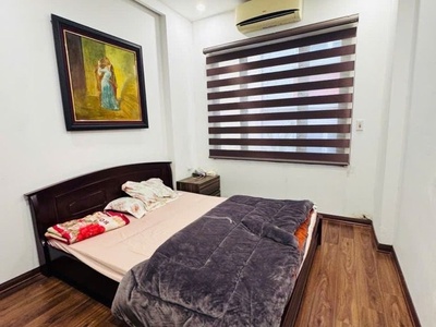 Bán nhà cấu giấy 40m giá 10,5 tỷ gần ô tô tránh,ngõ thông 4