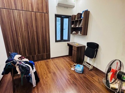 Bán nhà cấu giấy 40m giá 10,5 tỷ gần ô tô tránh,ngõ thông 2