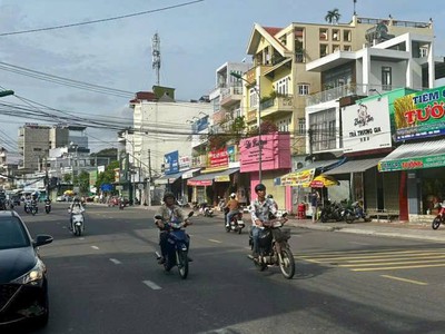 NHÀ 3 Tầng mặt tiền đường 2/4   Phường Bắc Nha Trang   DÒNG TIỀN SẴN 28 TRIỆU/THÁNG   GIÁ CHỈ 17 TỶ 1