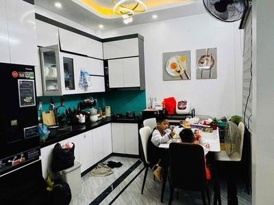 Bán nhà riêng phố Khương Trung 40m, nhà 4 tầng giá 10 tỷ sổ vuông đẹp 0