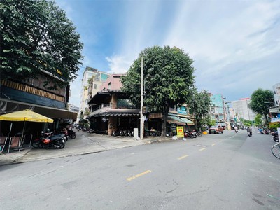 Quận 5 bán nhà lộc phát- lô góc 2 mặt tiền trần tuấn khải 3tầng  5x13m  23 tỷ hơn 0