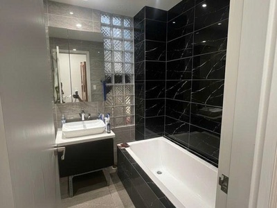 Nhà trung tâm q10 cmt8 p15, xe hơi vào nhà, 3 tầng, dt 54m 3