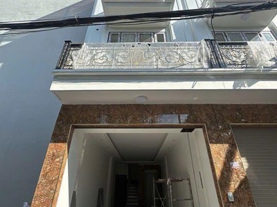 Bán nhà trung tâm nguyễn văn linh - long biên 2