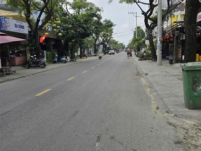Chính chủ bán 2 lô đất 100m2 và 300m2 đường lý thái tổ con đường đẹp nhất hội an 1