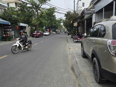 Chính chủ bán 2 lô đất 100m2 và 300m2 đường lý thái tổ con đường đẹp nhất hội an 4