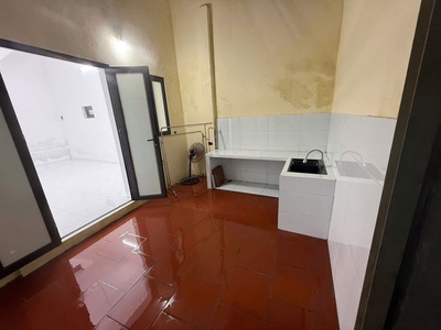 Cho thuê nhà nguyên căn ngõ thống nhất  45m  x 3 tầng, 2pn, 2wc, 6,5 triệu 0