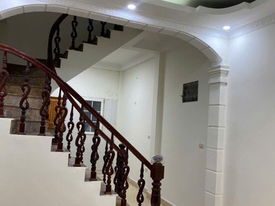 Cho thuê nhà ngõ ngọc khánh, 50m  x 4 tầng, 4pn, 3wc, 15 triệu 0