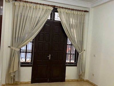 Cho thuê nhà ngõ ngọc khánh, 50m  x 4 tầng, 4pn, 3wc, 15 triệu 1