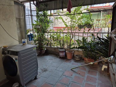 Bán nhà đê trần khát chân 34m2. 4 tầng. mặt tiền 4.5m. giá 8.35 tỷ hai bà trưng hà nội 4