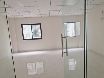 Cho thuê văn phòng mặt tiền bùi thiện ngộ   190m    giá 17 triệu/tháng 4