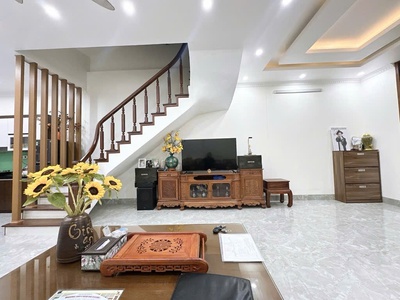 Siêu hiếm bán nhà thụy khuê, 1 nhà ra phố, ô tô gần nhà, mặt tiền 5m, chỉ nhỉnh 12 tỷ 1