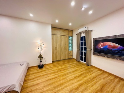 Siêu hiếm bán nhà thụy khuê, 1 nhà ra phố, ô tô gần nhà, mặt tiền 5m, chỉ nhỉnh 12 tỷ 2