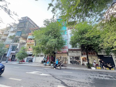 Duy nhất nhà bán - mặt tiền kinh doanh đ. lê thánh tôn, q.1 - dòng tiền 1 tỷ/ năm - dt 4m 16,5m 0