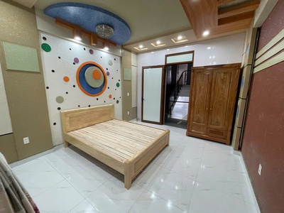 Cho thuê nhà phố Văn Cao, 4 ngủ khép kín, DT: 85m2. 5