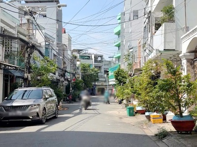 Nhà cấp 4 đường nội bộ 8m âu dương lân p.chánh hưng p2q8 0