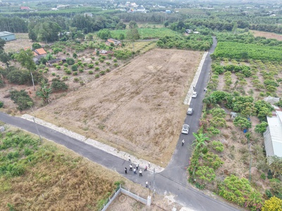 Bán sỉ 10 lô nhánh xuống ct long thành hồ tràm 5x25 100 m2 tc giá 750tr 3 tháng công chứng 2