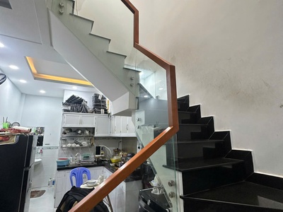 Nhà đẹp ở ngay 3.1 12.3 1 lầu kiên cố hẻm xe hơi thông khu chợ vải phú thọ hòa giá chỉ 3