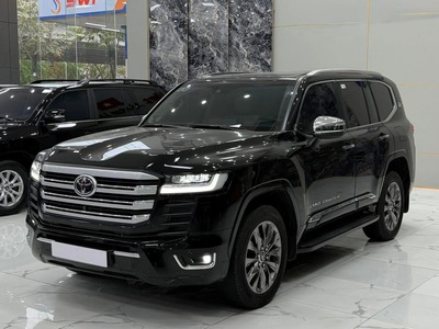 Toyota Land Cruiser LC300 2024 siêu lướt 8000 Km, lên full Trung Đông 1
