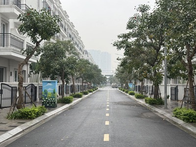 Cần bán 1 hoặc 4 căn sát nhau Shophouse Eurowindow Twin Parks Gia Lâm - Đường Osaka 12m 1