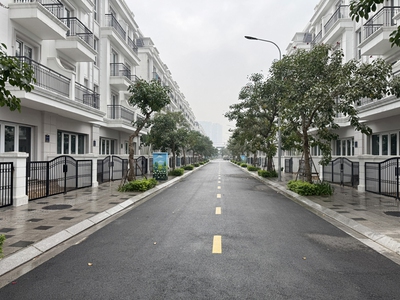 Cần bán 1 hoặc 4 căn sát nhau Shophouse Eurowindow Twin Parks Gia Lâm - Đường Osaka 12m 2