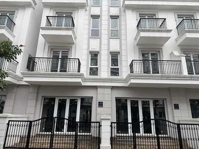 Cần bán 1 hoặc 4 căn sát nhau Shophouse Eurowindow Twin Parks Gia Lâm - Đường Osaka 12m 4