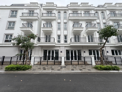 Cần bán 1 hoặc 4 căn sát nhau Shophouse Eurowindow Twin Parks Gia Lâm - Đường Osaka 12m 5