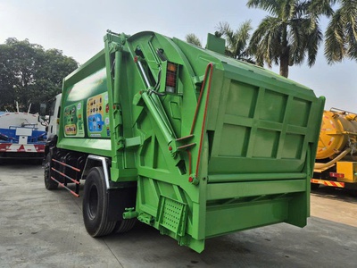 Xe cuốn ép rác 2