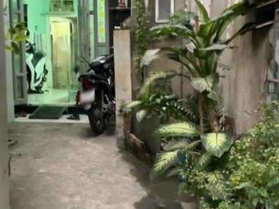 Nhà 2 tầng dt lớn 61,6m2 đường mễ cốc p15.q8 cũ. giá 2,95 tỷ tl 0