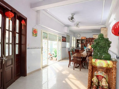 Bán nhà 2 mặt hẻm gần bàu cát, 6 tầng - 57m , xe tải tránh 0