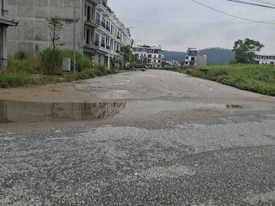 Hàng hiếm bậc nhất   quỹ đất sxkd gần 13.000m    mặt tiền gần 200m ngay chợ đầu mối phía tây 1