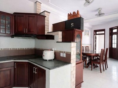 Bán nhà 2 mặt hẻm gần bàu cát, 6 tầng - 57m , xe tải tránh 3