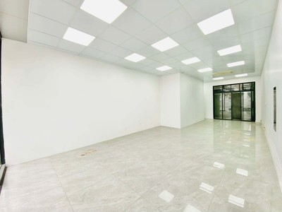 Cho thuê sàn tầng 1 80m2 giá 11tr tại Vinhomes Marina 3