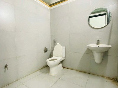 Cho thuê sàn tầng 1 80m2 giá 11tr tại Vinhomes Marina 4