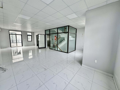 Cho thuê sàn văn phòng 80m2 giá chỉ 8tr tại Vinhomes Marina 0