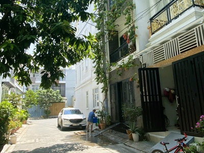 Bán nhà khu dân cư đường 7m ngay gigamall 60m2 4 tầng đúc btct chỉ 8,5 tỷ 0