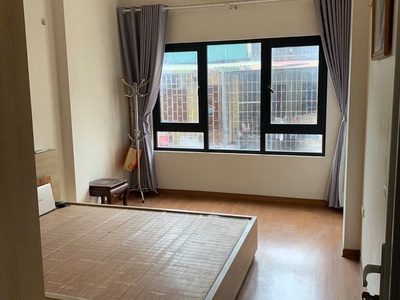 Cho thuê nhà nguyên căn ngõ 102 hoàng đạo thành 40m  x 5 tầng, 5pn, 3wc, 15 triệu 3