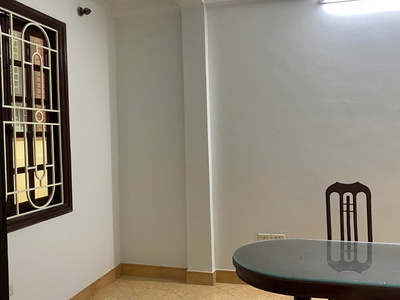 Cho thuê nhà nguyên căn ngõ 102 hoàng đạo thành 40m  x 5 tầng, 5pn, 3wc, 15 triệu 2