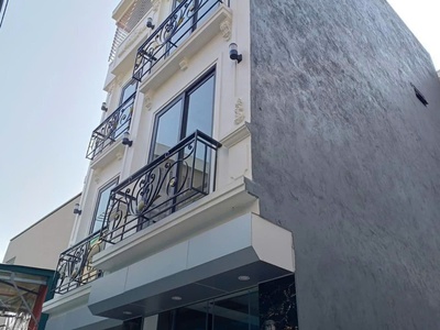 Nhà đẹp học viên tài chính - dt46m2 - 5 tầng - giá 8.8tỷ - ngõ ô tô thông - kinh doanh 0