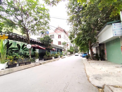 Bán đất tuyến 2 sát gần aeon - 304m, mặt tiền 13m, đường 12m, đang cho thuê 40 triệu 2