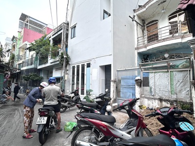 Bán nhà đ.tôn đản- ngang nở hậu tài lộc- trước nhà rộng 8m- giao thương với tôn thất thuyêt và 2