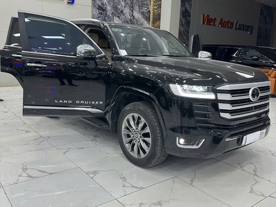 Land Cruisrer LC300 Đen nt kem đăng ký cuối 2024 xe mới đi có 8 Nghìn Km 7